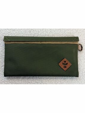 (NWOT) REVELRY • Olive Green Velcro Smell-Proof Water Resistant Travel Pouch, OS